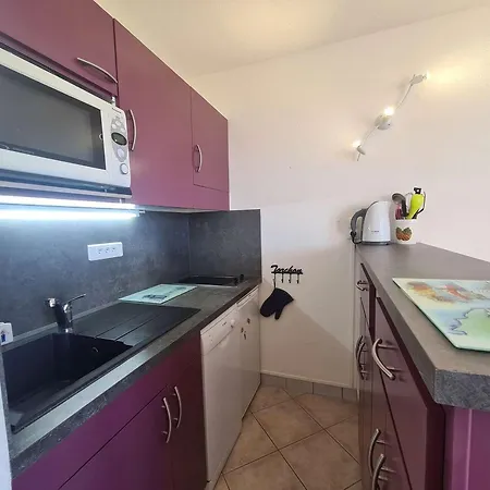 Apartment 2 Pieces/cabine, Piscine, Parking, Bord De - Jean De Monts - Fr-1-224c-81
